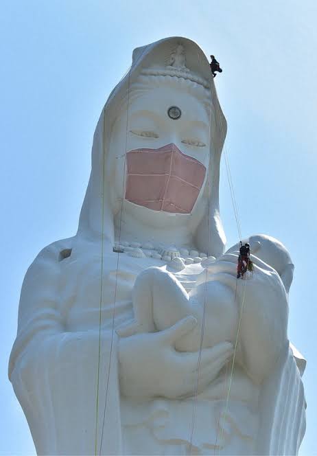 町で見かけたマスクをしたキャラクター達が見たい