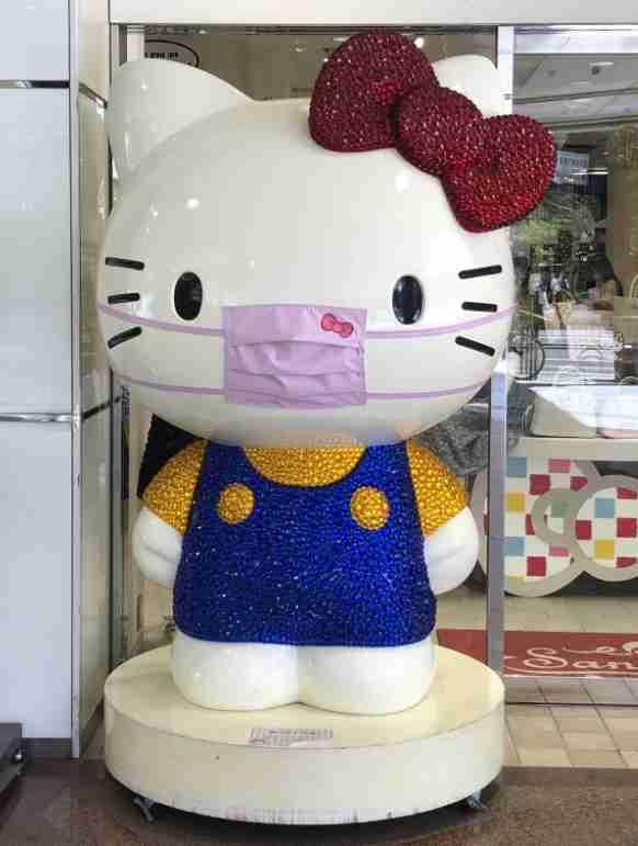 町で見かけたマスクをしたキャラクター達が見たい