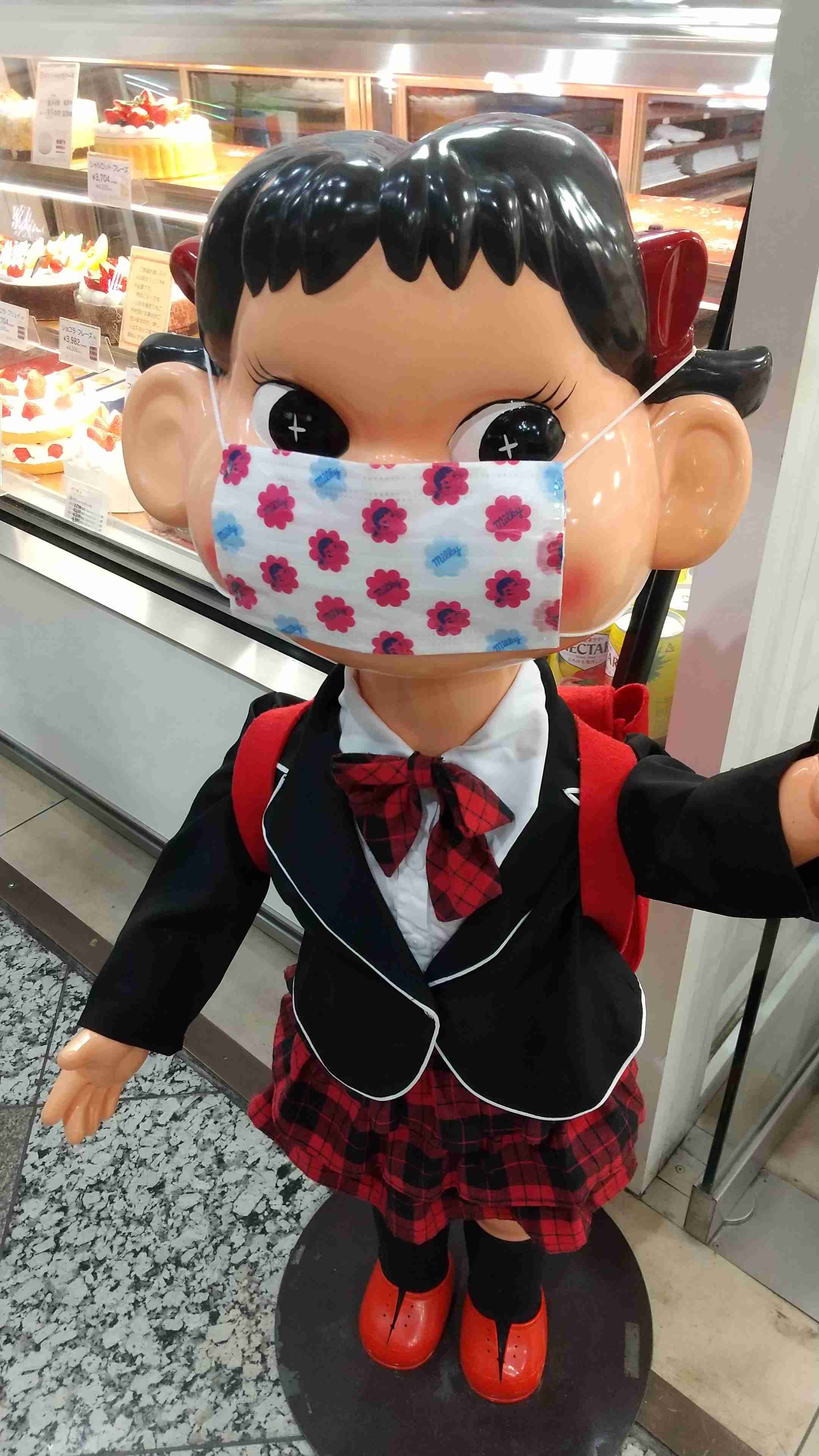 町で見かけたマスクをしたキャラクター達が見たい