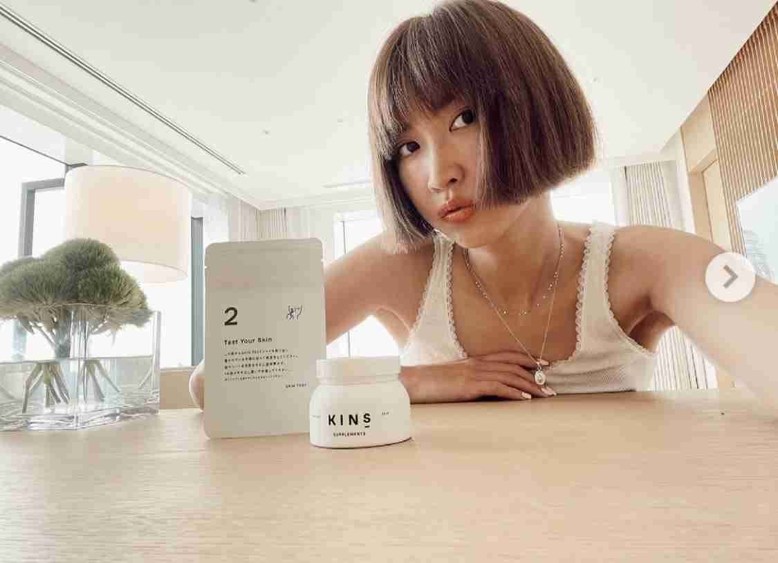 紗栄子、無印良品コーデでお腹チラ見せ「スタイル抜群」「お人形さん」の声