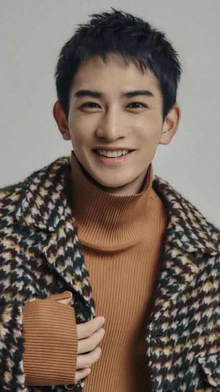 町田啓太、31歳バースデーで幼少期ショット公開「すでにイケメン」「可愛すぎ」と反響