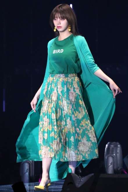 池田エライザ、幼少期の“3きょうだい”写真公開 上白石萌音も反応「かわいいだいすき」