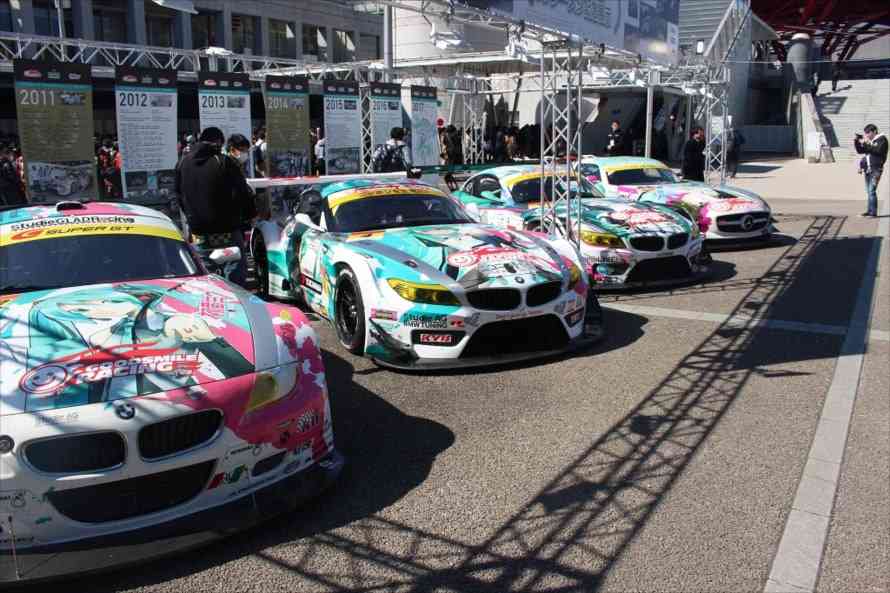 痛車を貼っていくトピ