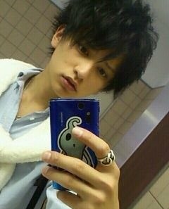 《スクープ撮》仮面ライダー俳優・瀬戸利樹が“自粛破りパーティ”からアナウンサー風美女を“お持ち帰り”