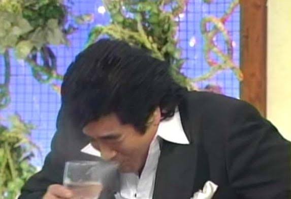 本当に飲み物吹いたことある人