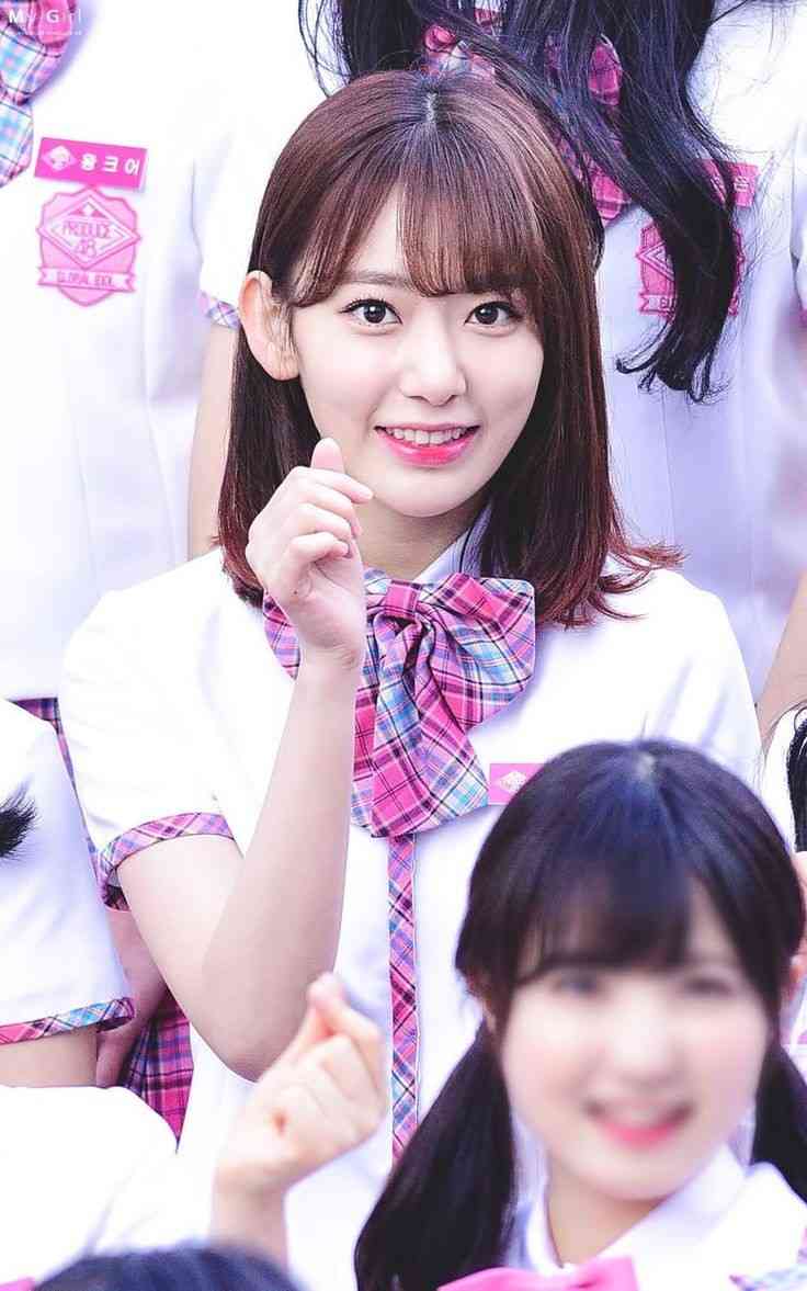 宮脇咲良 幼少期ショット一挙大公開にファン歓喜「ほっぺに夢と希望が詰まってそう」HKT村重も反応