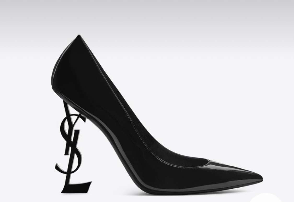 美しいヒールの写真を見せ合おう