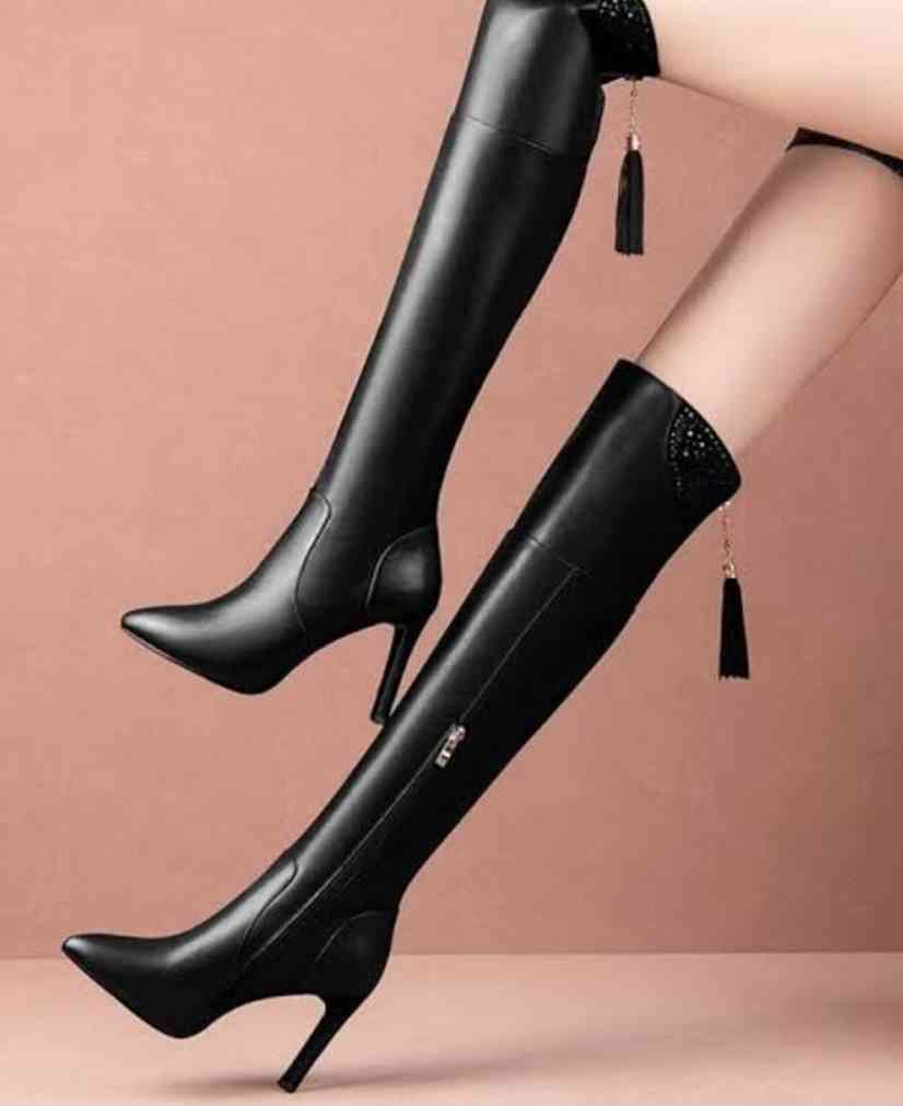 美しいヒールの写真を見せ合おう