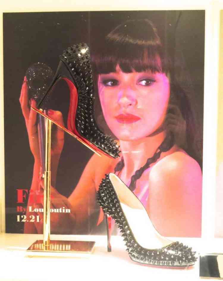 美しいヒールの写真を見せ合おう