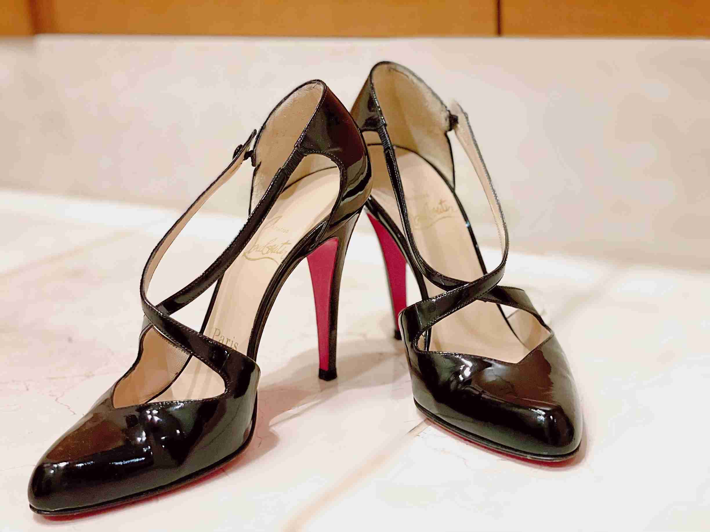 美しいヒールの写真を見せ合おう