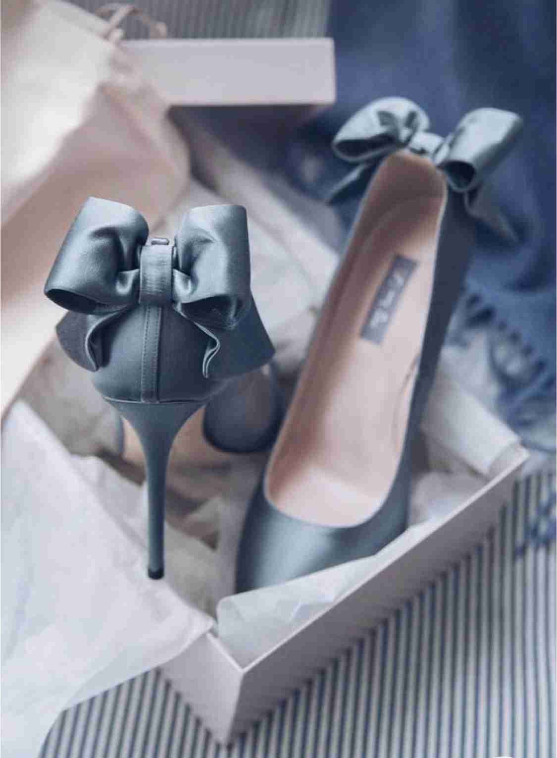 美しいヒールの写真を見せ合おう