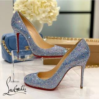 美しいヒールの写真を見せ合おう