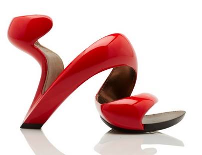 美しいヒールの写真を見せ合おう