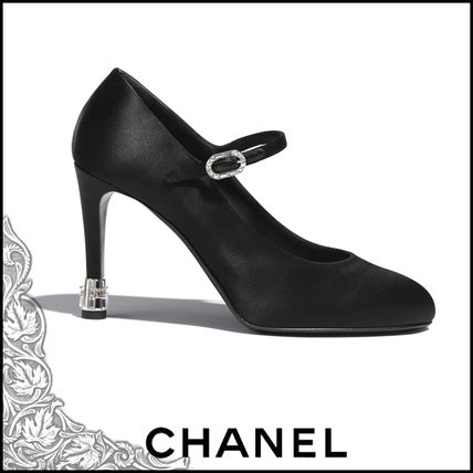 美しいヒールの写真を見せ合おう