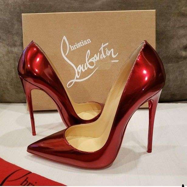 美しいヒールの写真を見せ合おう