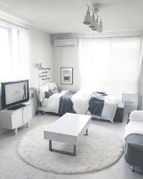 【持ち物】テーマカラー決めてる人！【服もメイクも】