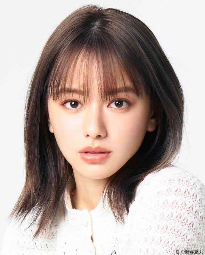 伊藤健太郎　山本舞香との破局報道から2日後…写真展会場に現われ満面笑顔