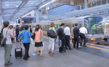 ひろゆき氏　日本選手団入場行進に感心　“歩きスマホ”なしに「やっぱり日本人は真面目」