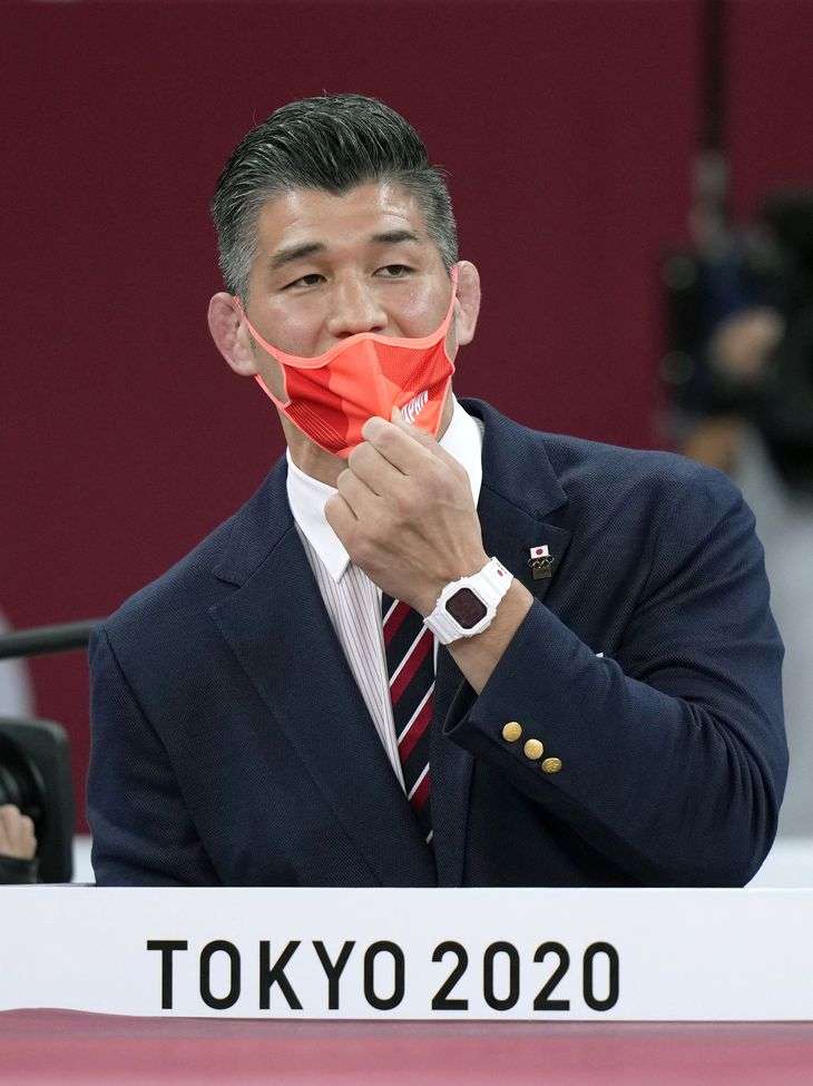 退任の井上康生監督は号泣 威信失墜した日本柔道をユニーク手法で復権に導く 全柔連の内規で任期満了