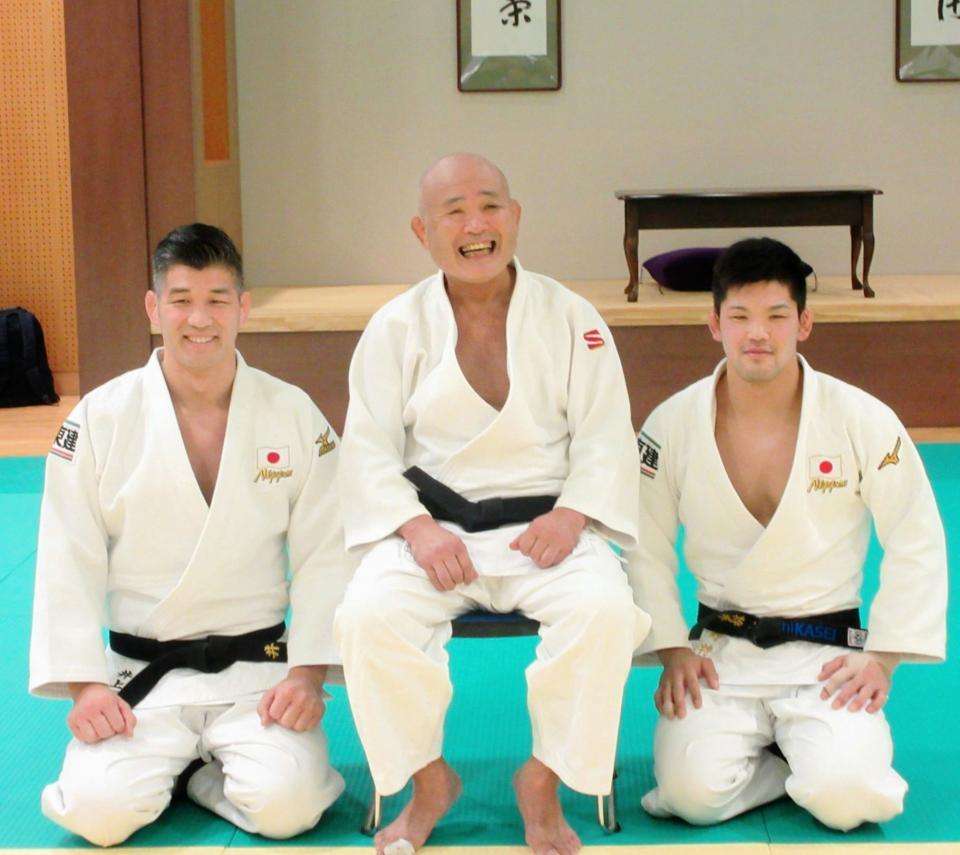 退任の井上康生監督は号泣 威信失墜した日本柔道をユニーク手法で復権に導く 全柔連の内規で任期満了