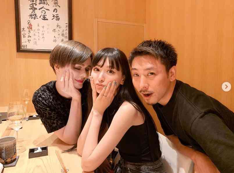 Matt「My Queen」鈴木えみとの2ショットに「二人とも神々しい」「圧倒的美!!!」の声