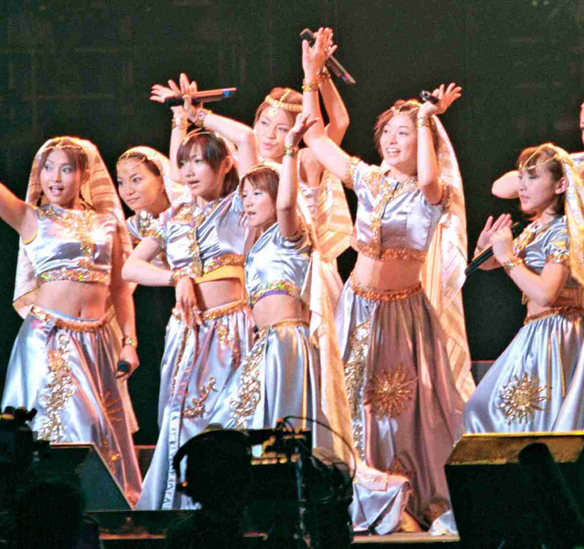 40歳の安倍なつみに驚きの声!「可愛い」「びっくり」… 高校野球開会式 大会歌独唱 夫・山崎育三郎とともにトレンド入り