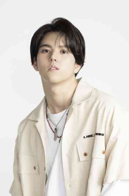 ジャニーズWEST、『Hanako』表紙でしっとり着物姿 似合いすぎな濱田崇裕にツッコミ「完全に日本舞踊の家元」
