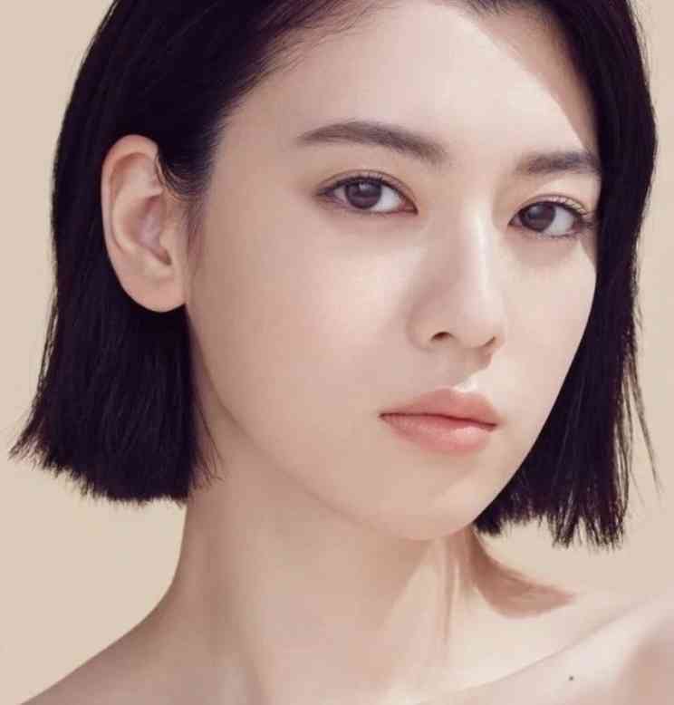加工前、加工後の写真をあえて公開する女性「誰もが完璧ではないことを忘れないで」（豪）