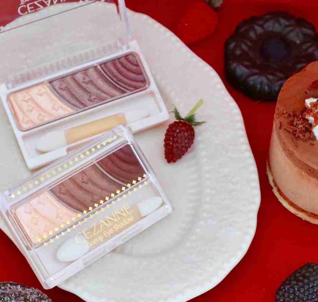 秋の赤みブラウンメイク