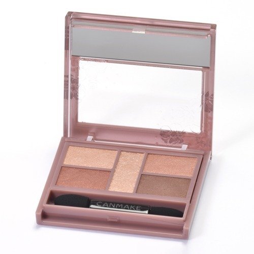 秋の赤みブラウンメイク