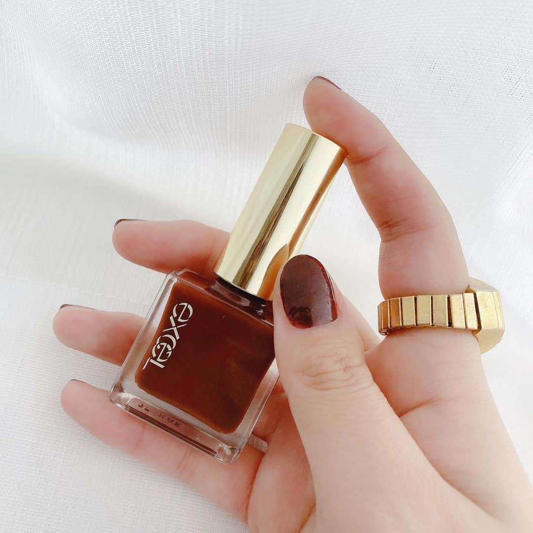 秋の赤みブラウンメイク