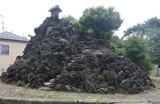 あの世界遺産を自宅の庭に再現 かかった費用は1千万円超!一体ナゼ…夫の趣味に妻困惑!?