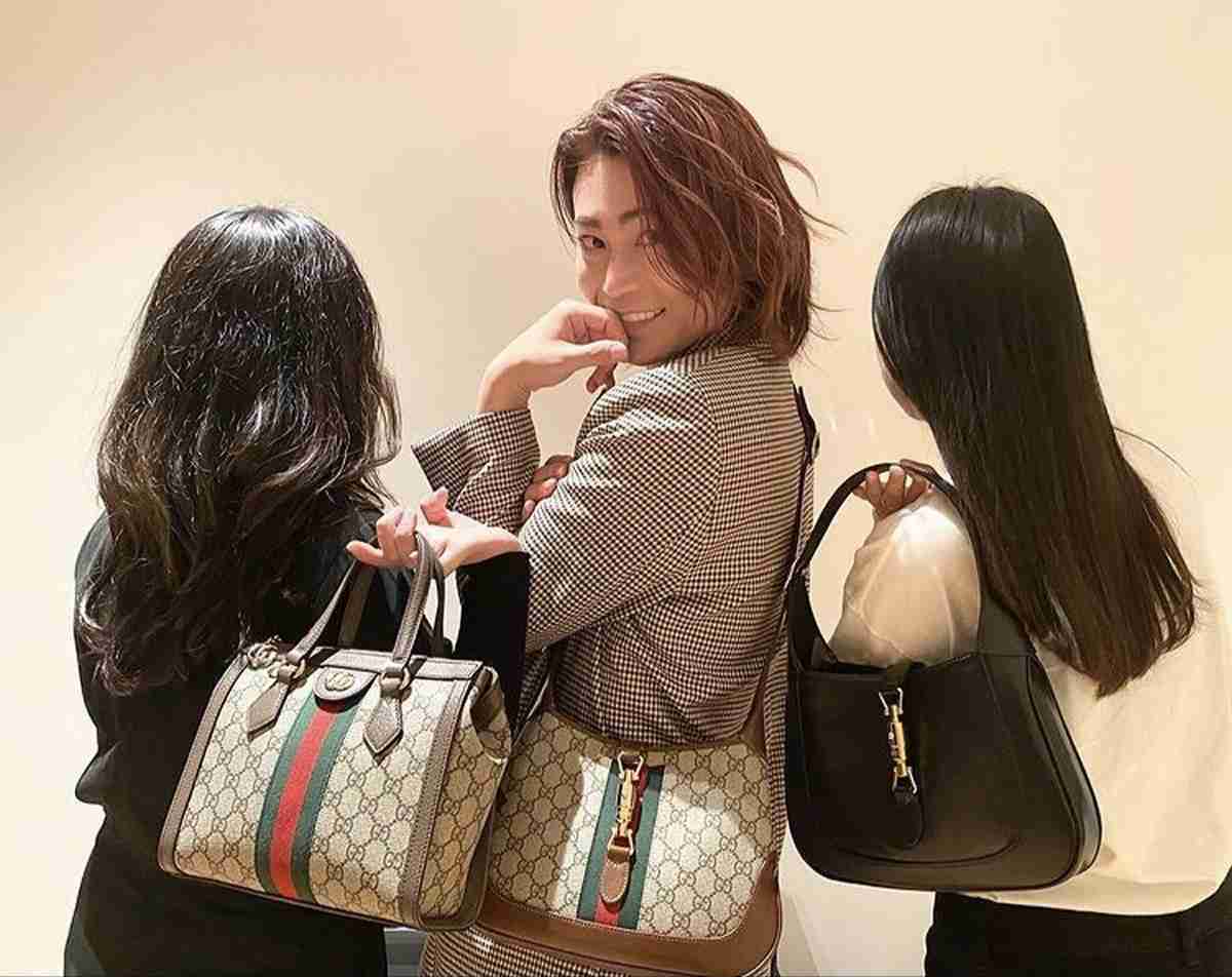 ブランド物バックや財布買う時、流行りの形を買いますか?