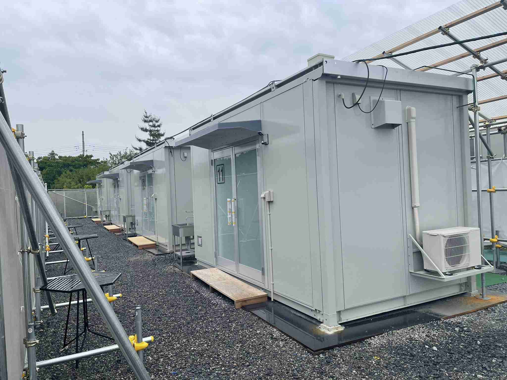 自宅療養の厳しい現実　散らかった嘔吐物「私死ぬの？」