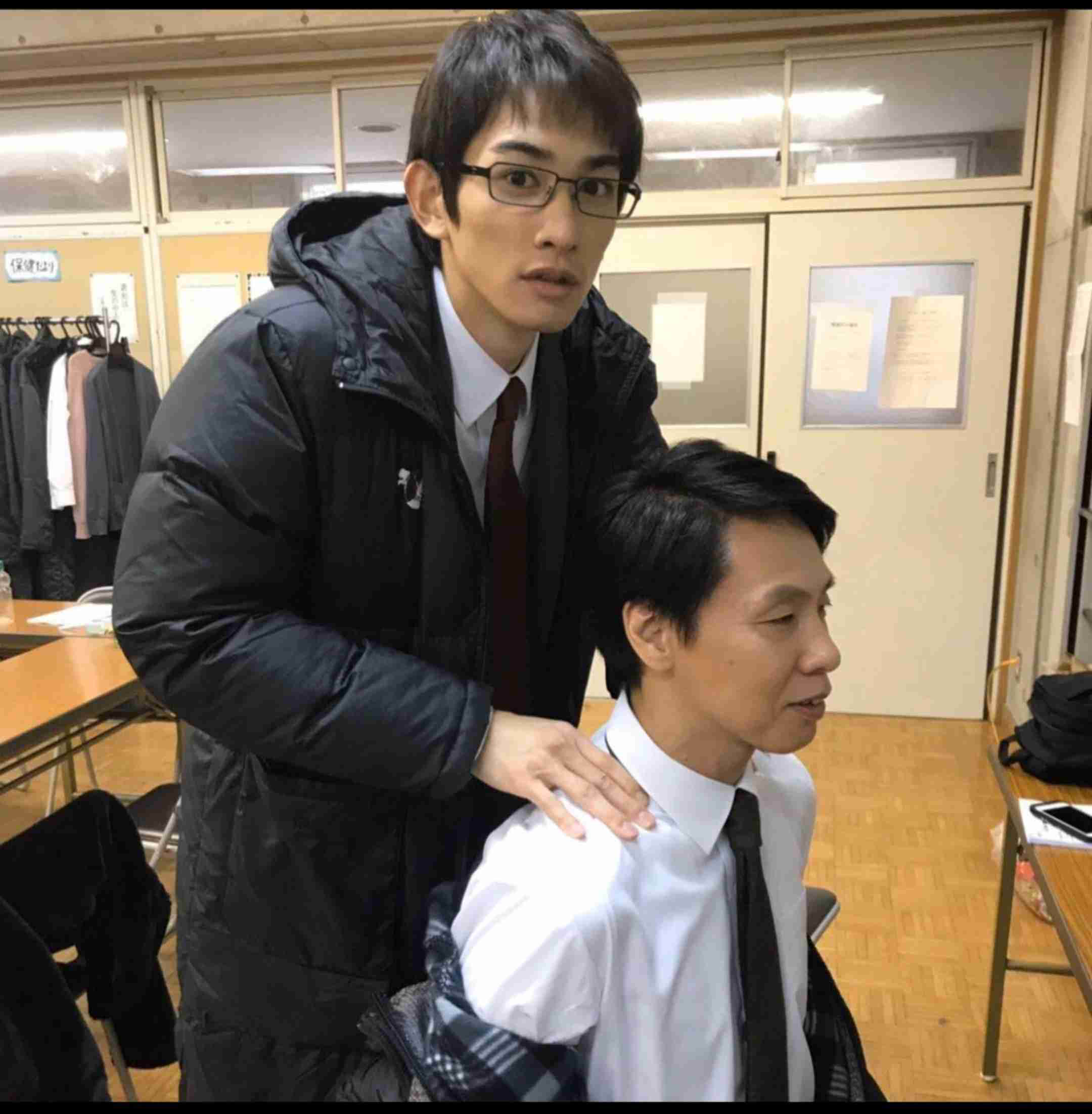 町田啓太、抜群スタイルにファンから絶賛の声「足長い」「かっこよすぎ」