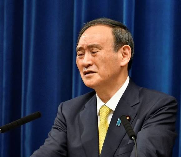 バッハ会長が銀ブラ?通行人に笑顔で手を振る ネットでは「銀座にバッハ会長いて草」