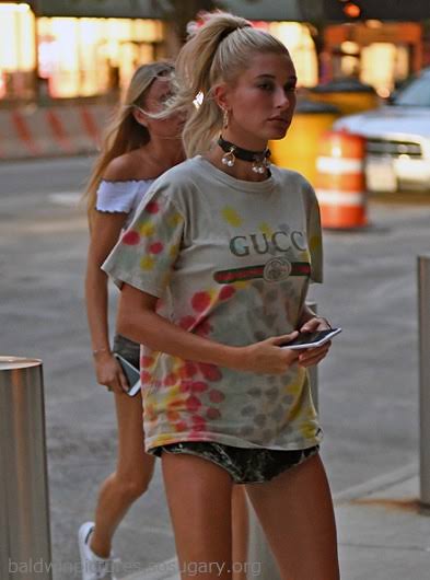 海外セレブのTシャツコーデが見たい