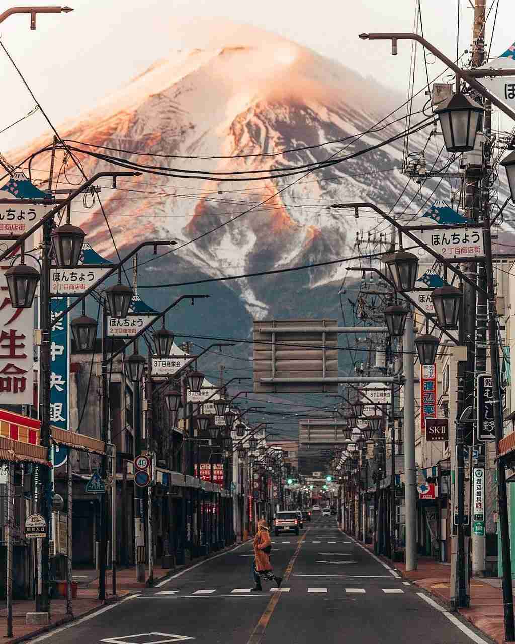 色んな富士山　イラストや絵画もOK