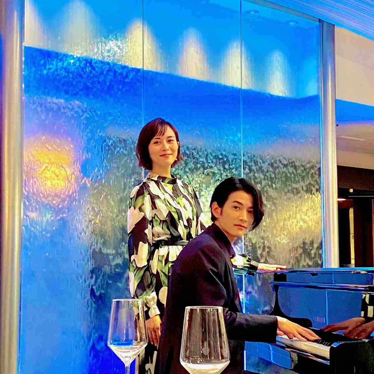 比嘉愛未　「オトナだって…」ブランコ＆滑り台を楽しむ姿にファン「かわいすぎる」「最高かよ」