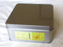 お菓子の缶のその後