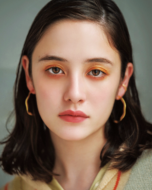 カラフルなアイメイクが見たい！