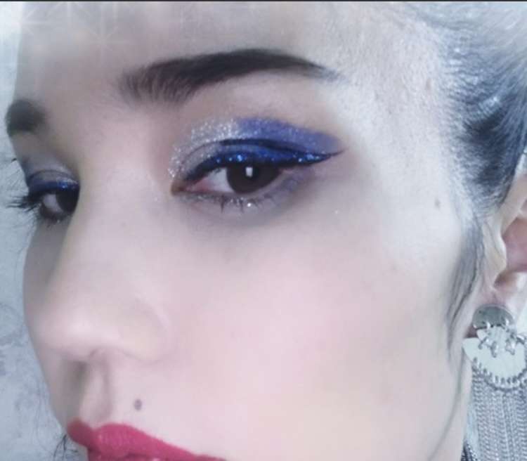 カラフルなアイメイクが見たい！