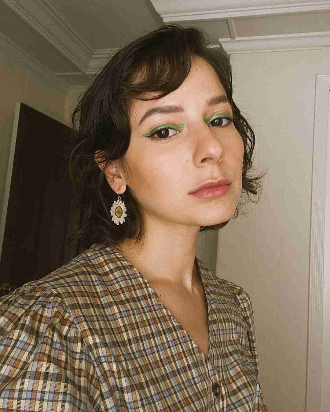 カラフルなアイメイクが見たい！