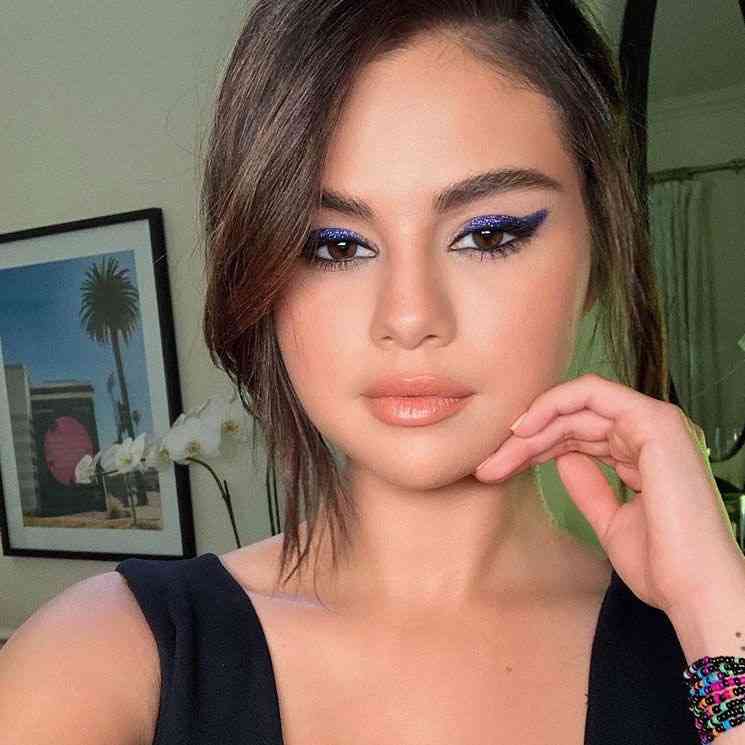 カラフルなアイメイクが見たい！