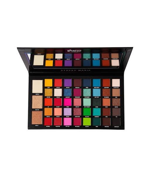 カラフルなアイメイクが見たい！