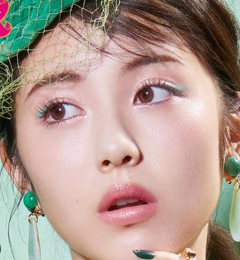 カラフルなアイメイクが見たい！