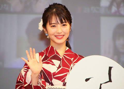 女優の舞台挨拶衣装を貼るトピPart5