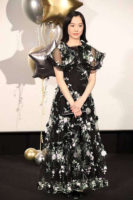 女優の舞台挨拶衣装を貼るトピPart5