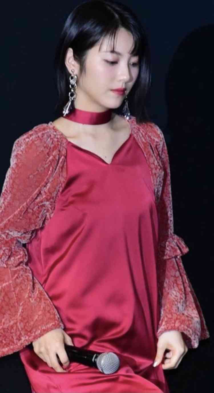 女優の舞台挨拶衣装を貼るトピPart5