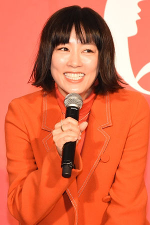 女優の舞台挨拶衣装を貼るトピPart5